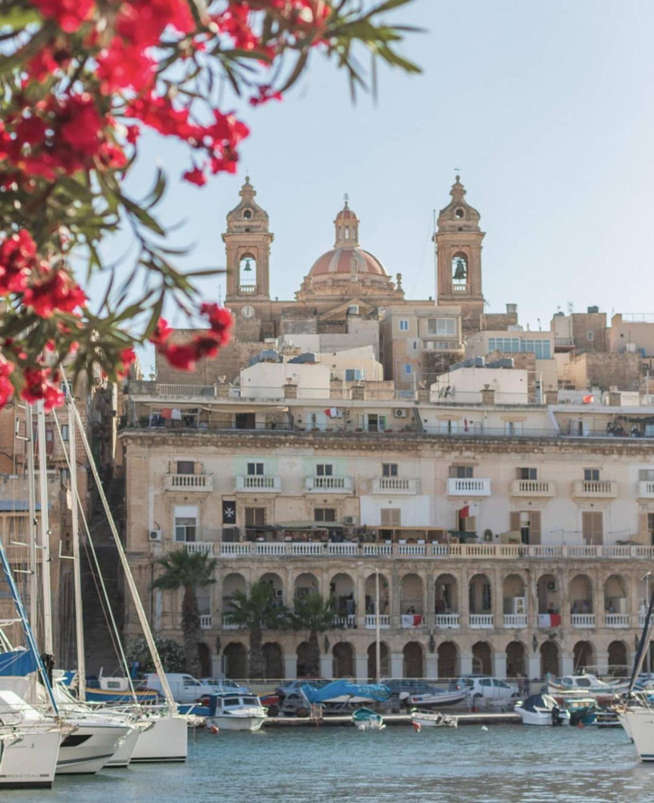Arcanum Apartment 1 Very Close To Seafront Bus Station And Ferry To Valletta Senglea Exterior foto